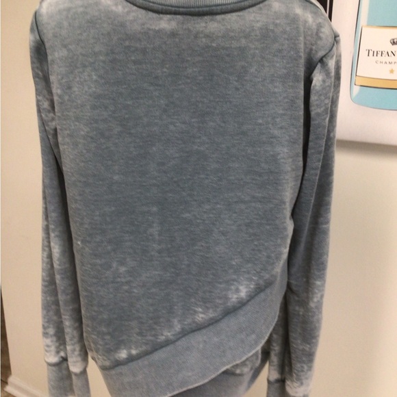 Gray Long Top L - Picture 8 of 11